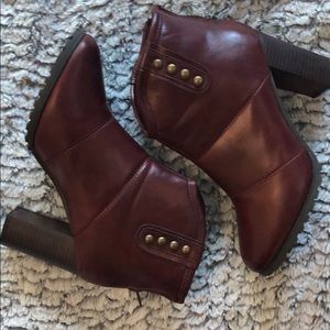 *SOLD* Seven7 Burgundy booties